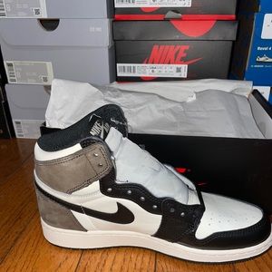Dark Mocha Jordan 1s (New)
